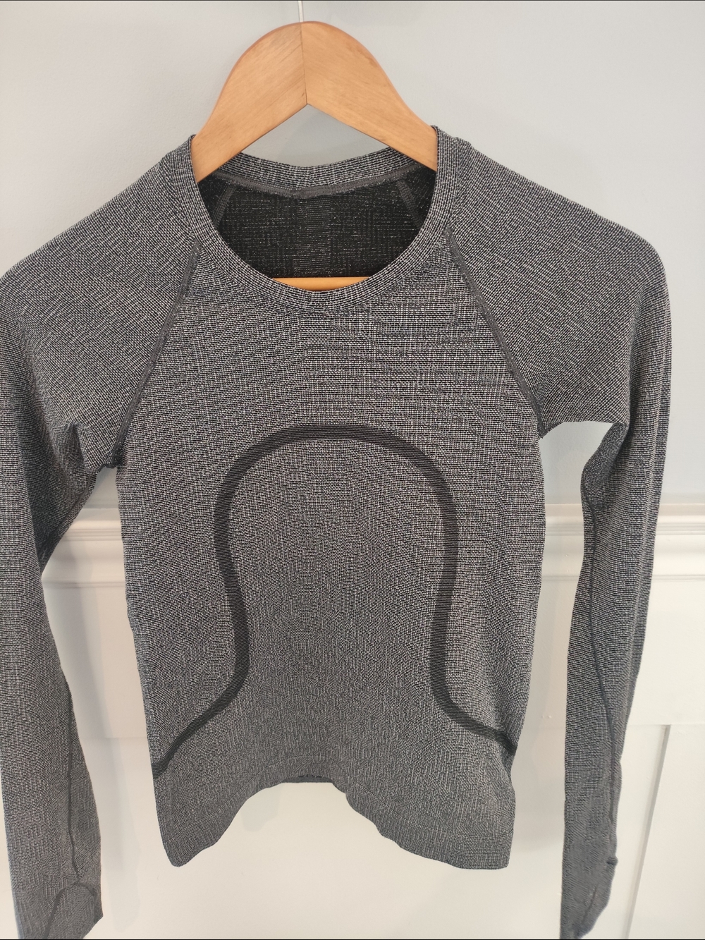 Lululemon Metallic Shimmer Crop Gray Women's Seamless Performance Sweater